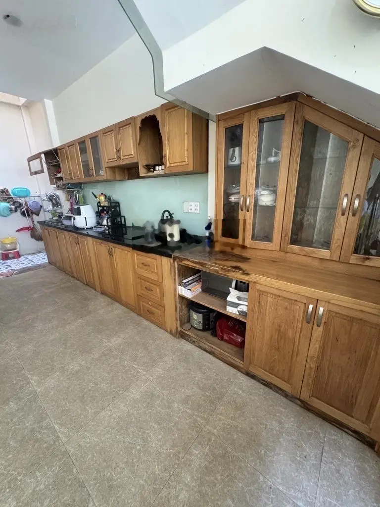 Chỉ xách vali về ở đường 8, Linh Trung 86m2 nhà đẹp 3 tầng 4PN 6.2 tỷ xe hơi ngủ trong nhà