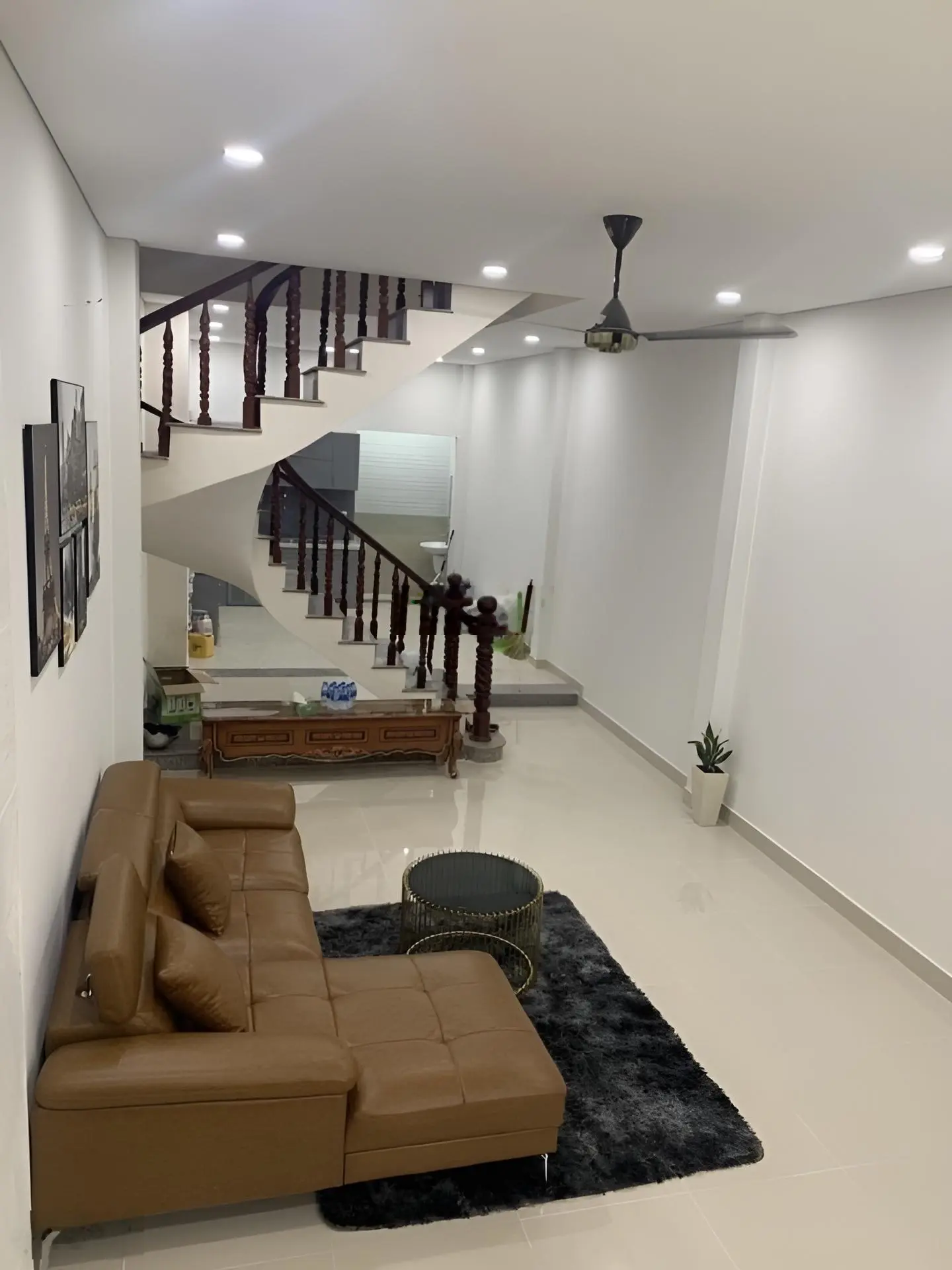 Bán nhà hẻm xe hơi nhà 3 tầng 60m2 giá 2tỷ550 triệu đường Đặng Thùy Trâm P13 Bình Thạnh. Sổ sẵn