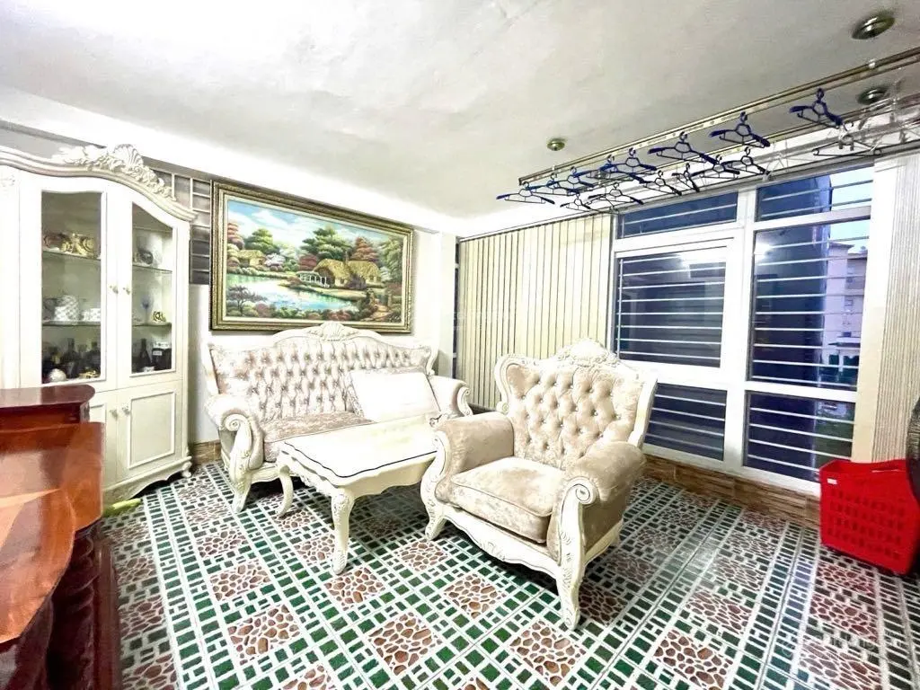 Chủ định cư nước ngoài, bán gấp biệt thự Khâm Thiên, Đống Đa, 1 nhà ra phố, DT 56m, Giá: 14 tỷ TL
