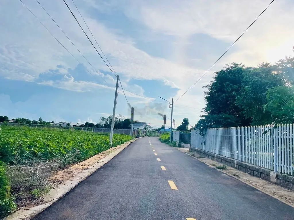 BÁN 1048M2 ĐƯỜNG NHỰA LỚN TRUNG TÂM TT ĐẤT ĐỎ GIÁ 3,3 TỶ TL