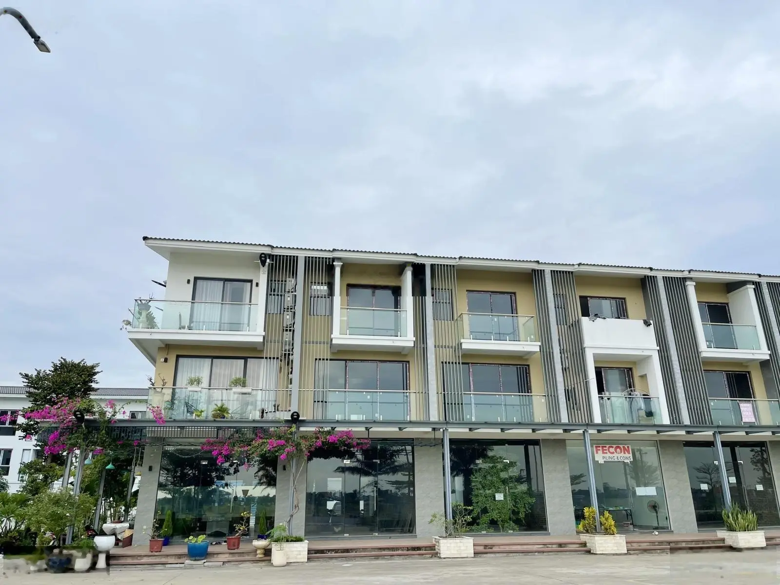 Shophouse mặt đường chính đối diện công viên Vsip giá đầu tư