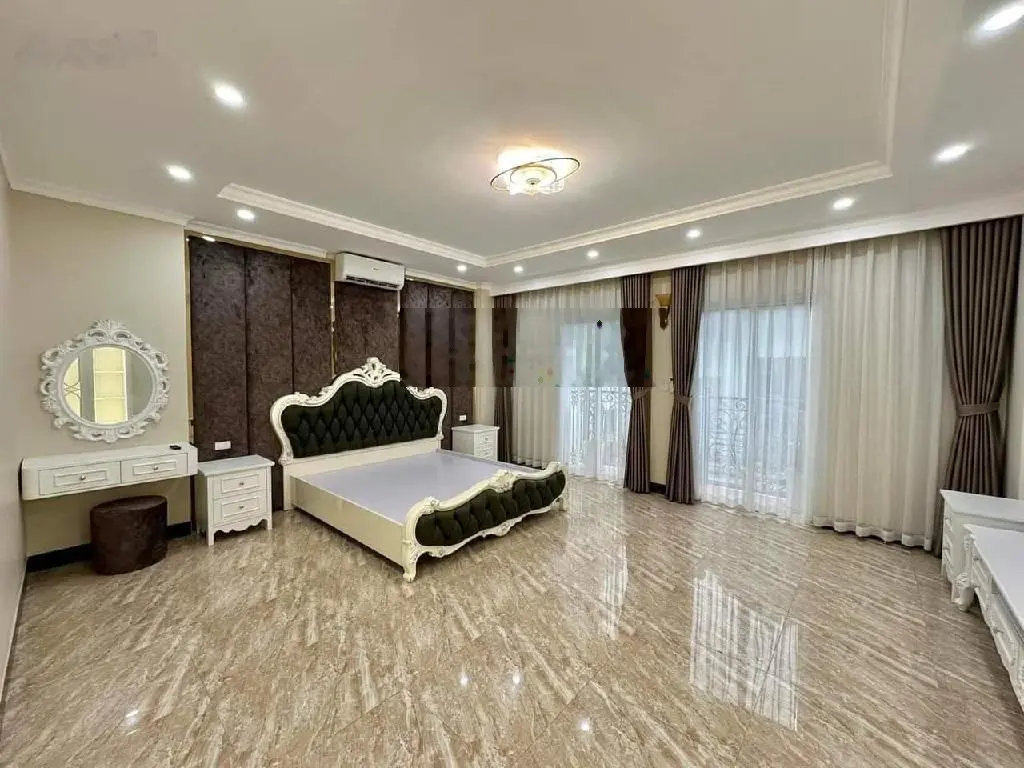 Mặt ngõ ô tô thông, 2 oto vào nha - 7 tầng thang máy - nhà đẹp nội thất xịn - 3 bước hồ điều hòa.