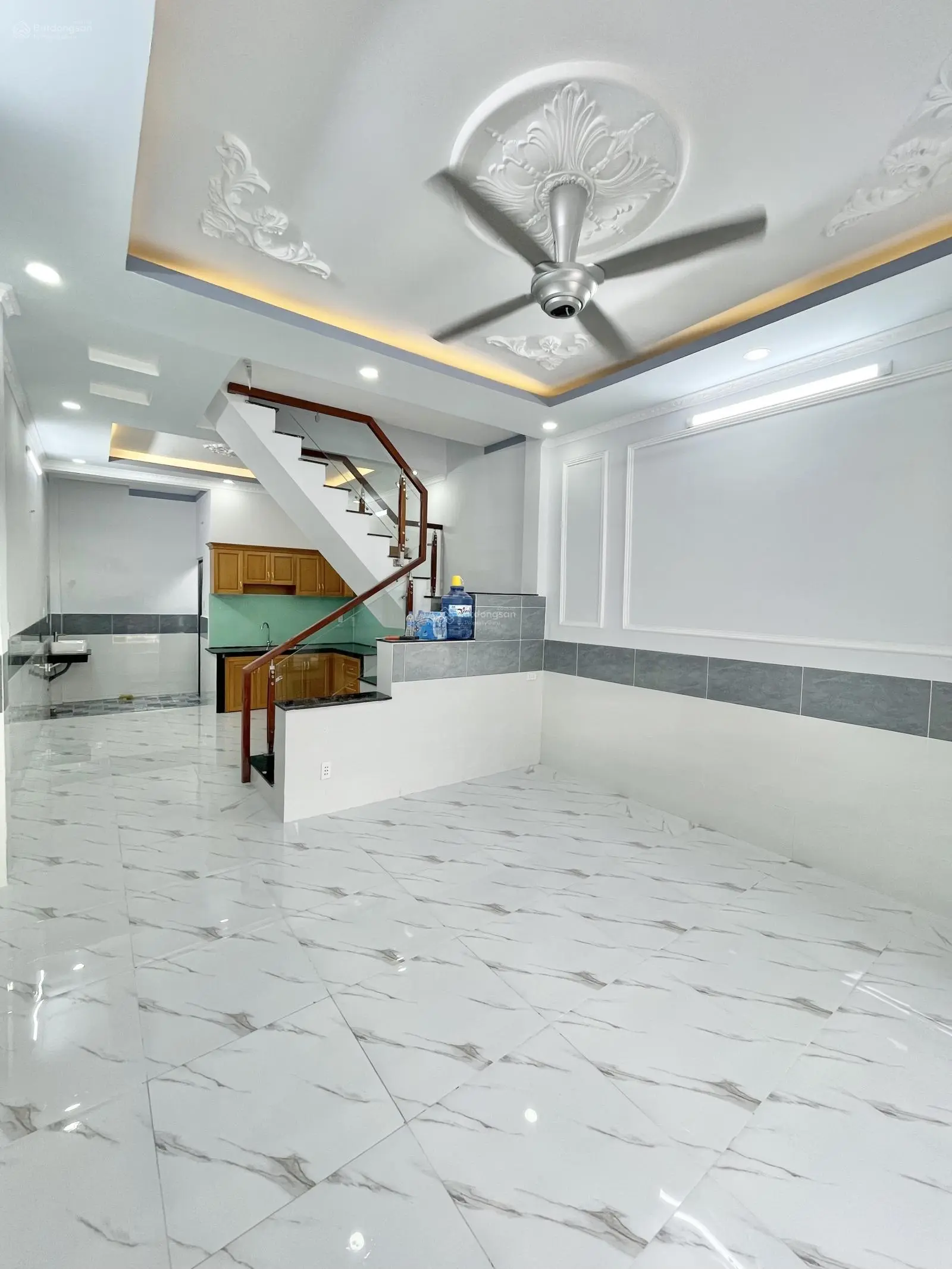 Cần bán nhà sổ chung lầu trệt hẻm thông đã có số lô số thửa chờ ra sổ gần chợ tân long