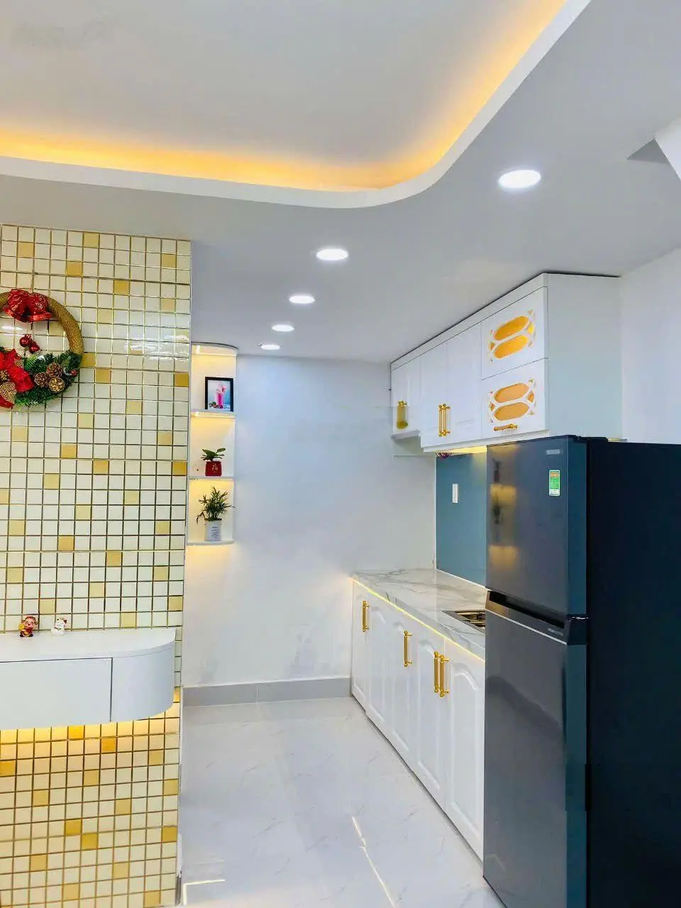 Nhà hiếm - 2 tầng 2 phòng 2 WC - sổ hồng riêng - hoàn công đủ - Ngân hàng hỗ trợ vay