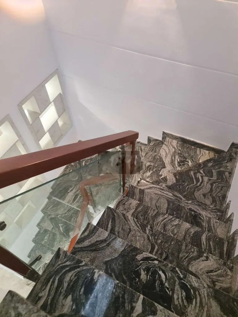 NHÀ MỚI 3 LẦU FULL NỘI THẤT GẦN ĐƯỜNG CMT8