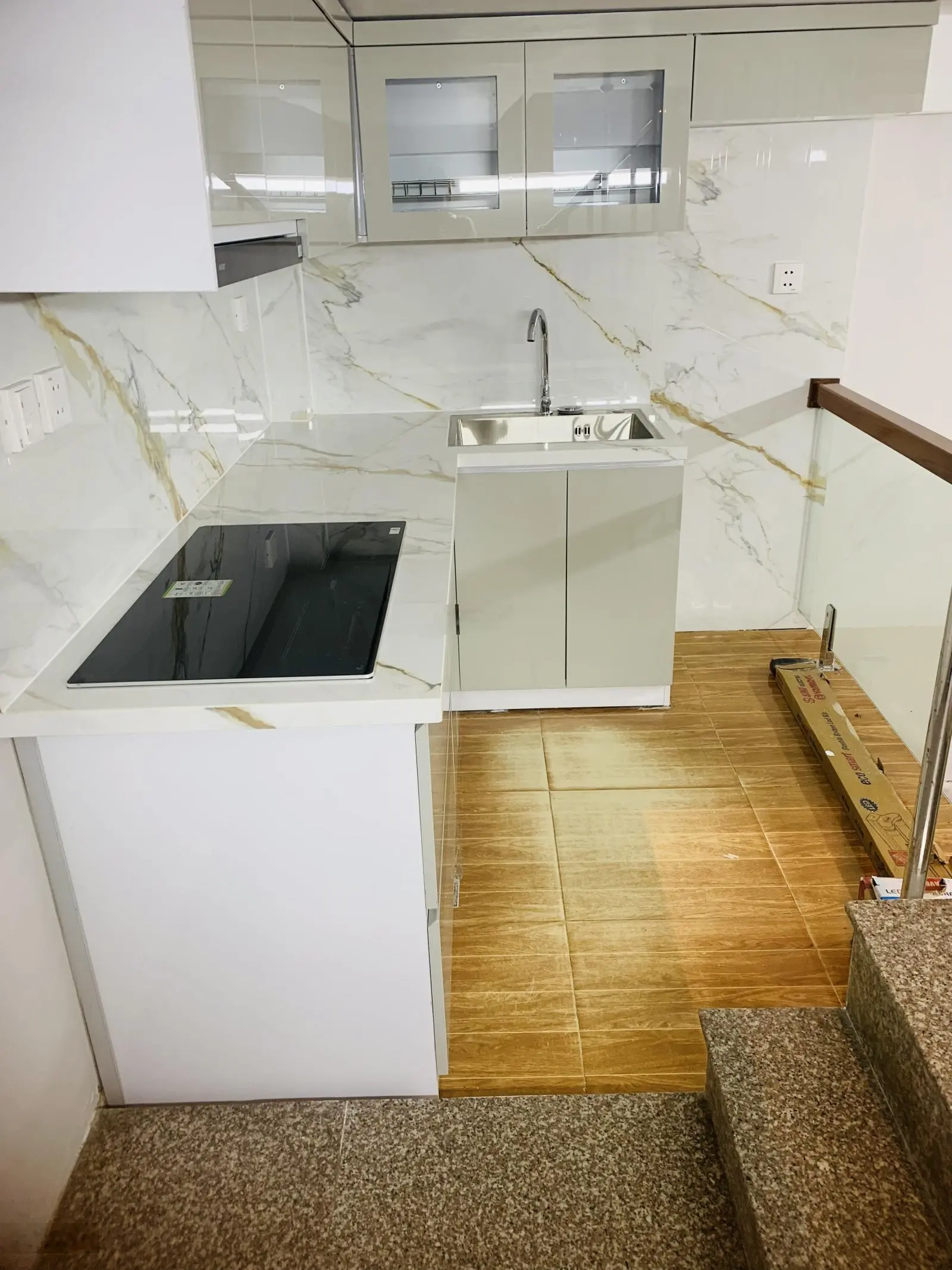Bán nhà phố võ thị sáu- q. hbt - gần hồ- 10m ra ô tô - 20m2- 4 tầng - mt 4m - 5.x tỷ. lh 0933118886