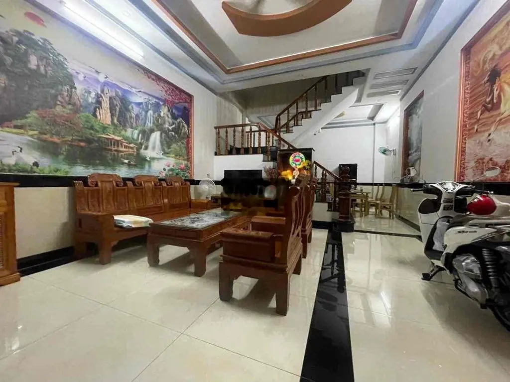 BÁN CĂN SR LẦU TRỆT NGAY NGÃ 4 BÌNH CHUẨN ĐƯỜNG 7M XE HƠI VI VU