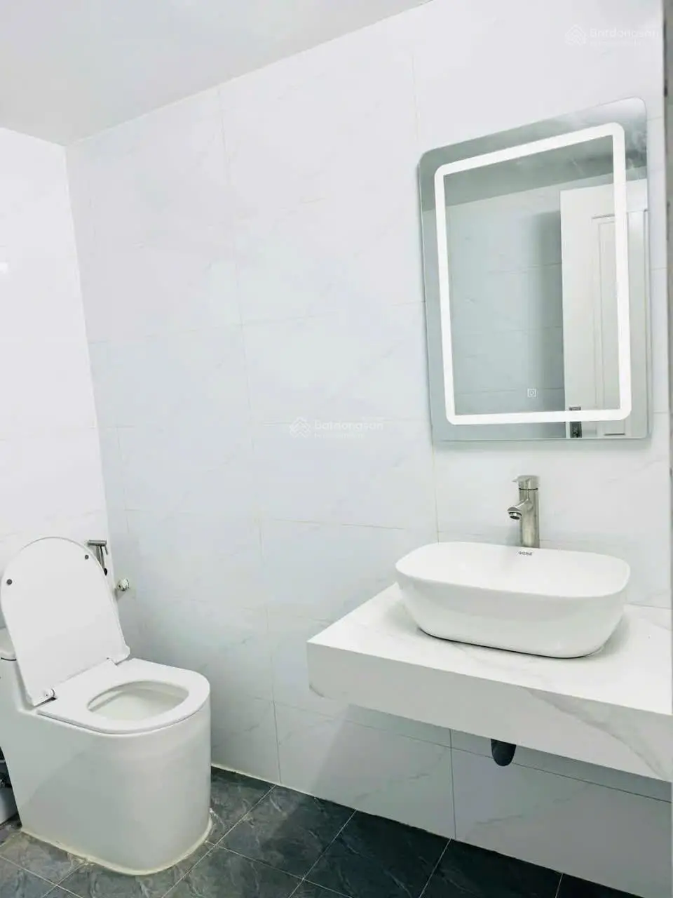 176 triệu/m ! Nhà Hoàng Ngân - Cầu Giấy - rất gần ô tô tránh - 47 m - 5 tầng. Full nội thất - SĐCC.