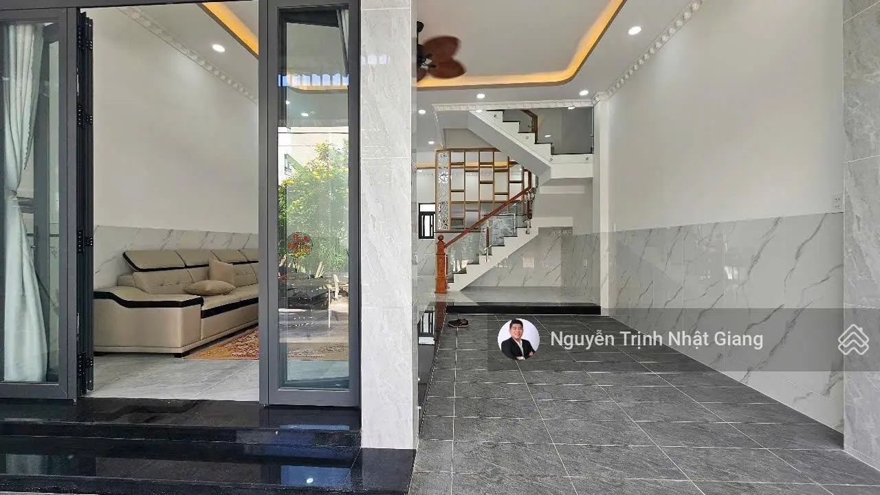 Nhà phố vừa hoàn thiện tại KDC đồng bộ trên trục đường Lê Văn Lương