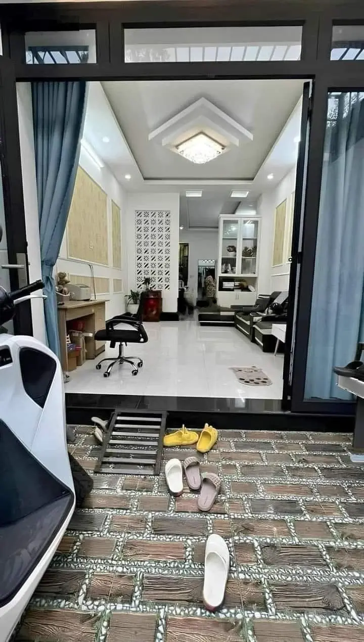 Bán nhà gấp 870 triệu 0923 296 ***, bao hồ sơ ra tên, đưa trước 270tr