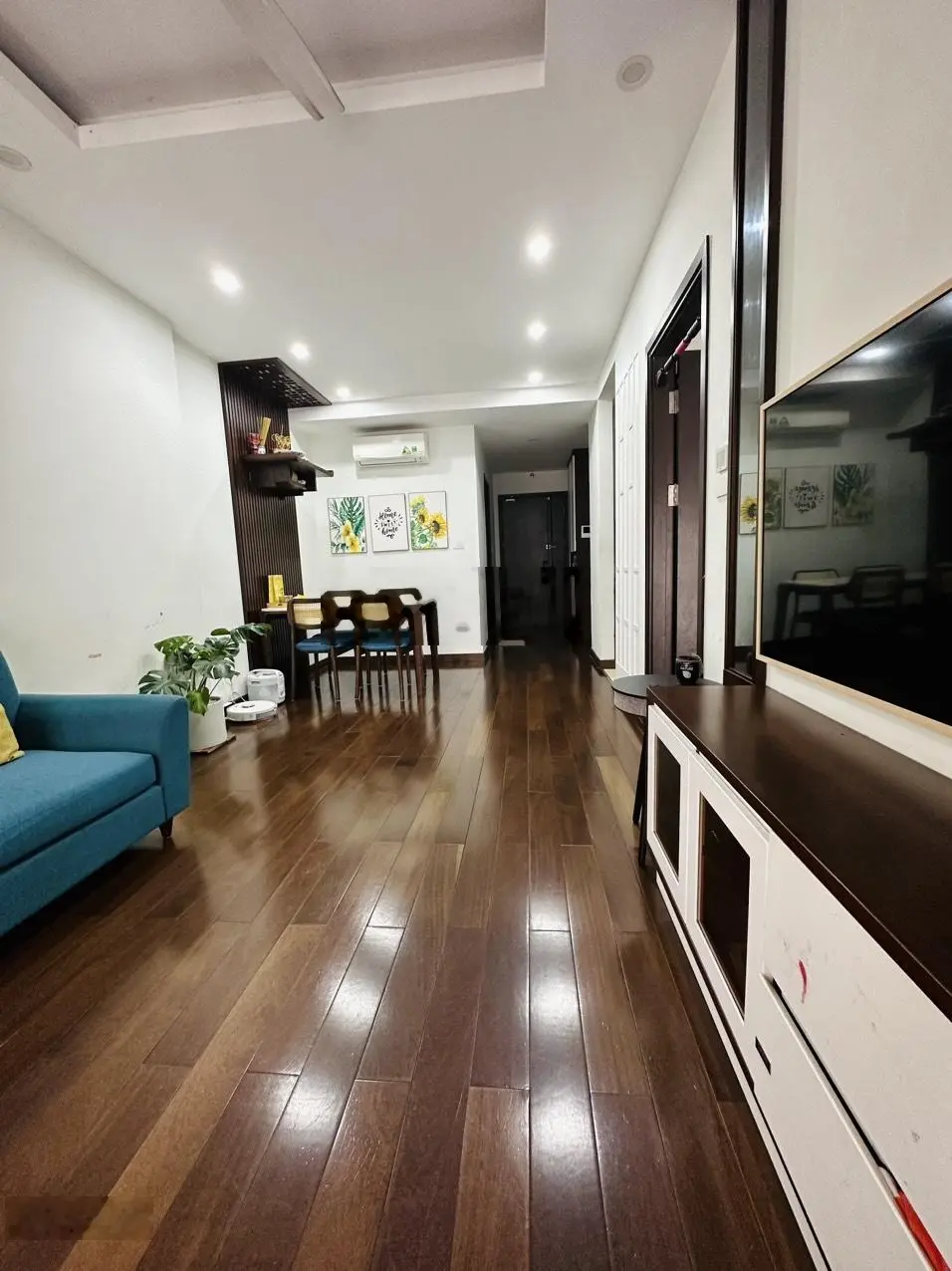 Chính chủ cần bán căn 2 ngủ Imperia Garden, diện tích 75 m2, giá nét 5,5 tỷ, sẵn sổ full nội thất