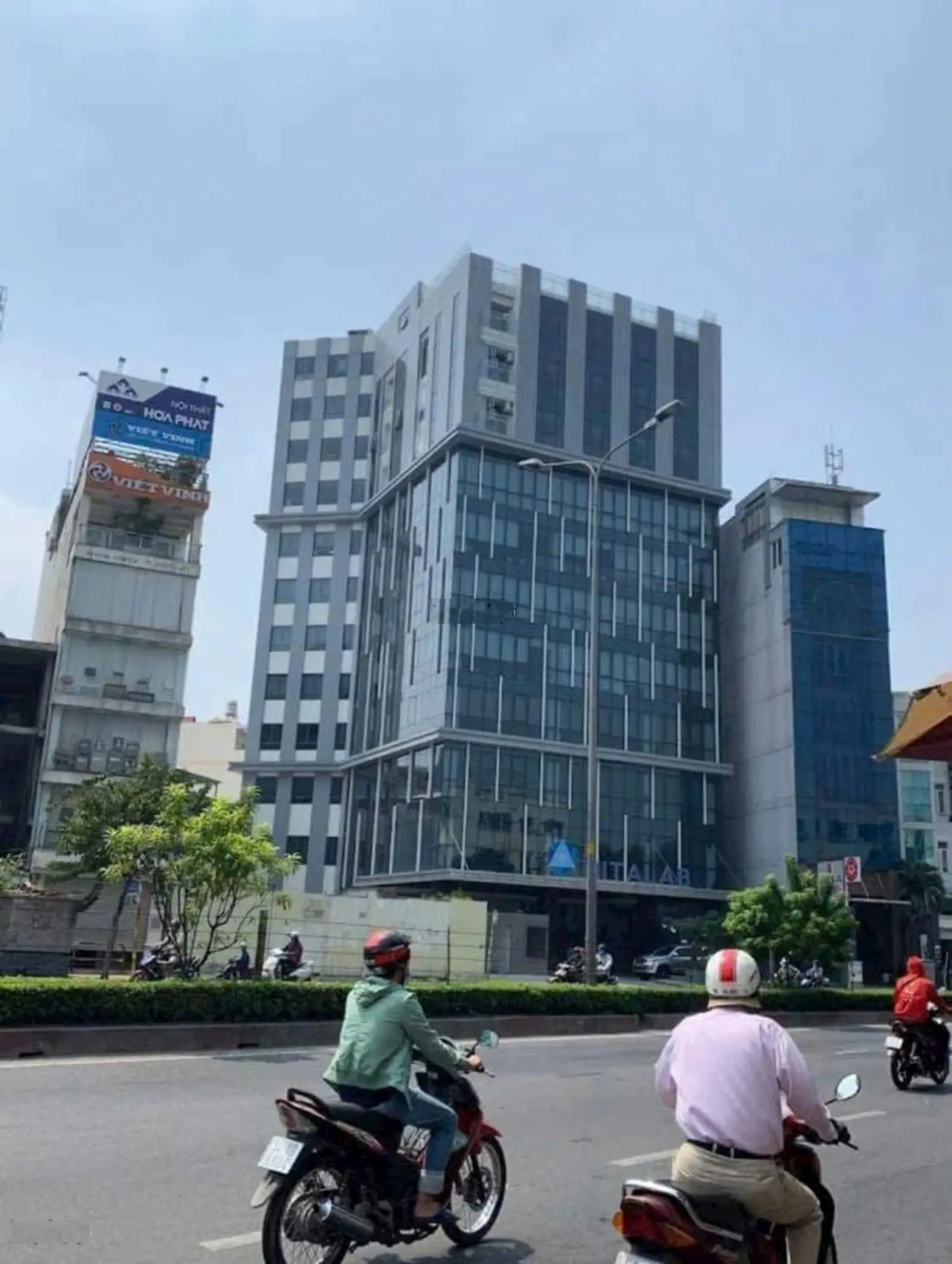Tòa nhà mặt tiền Trường Sơn, Quận Tân Bình - DT 15x20m, 300m2 - hầm 8 tầng - giá 62 tỷ