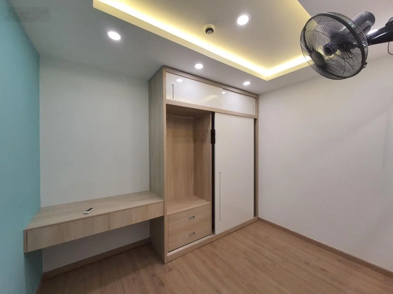 Hạ giá bán căn hộ Emerald 71m2 2PN- nội thất dính tường giá 3.78 tỷ