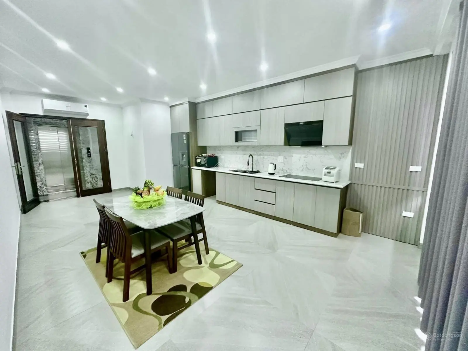 Bán nhà Đường Nguyễn Lân Phố Vip Vị Trí Cực Kì Đắc Địa 48m2 Thang Máy Ô Tô Vào Nhà