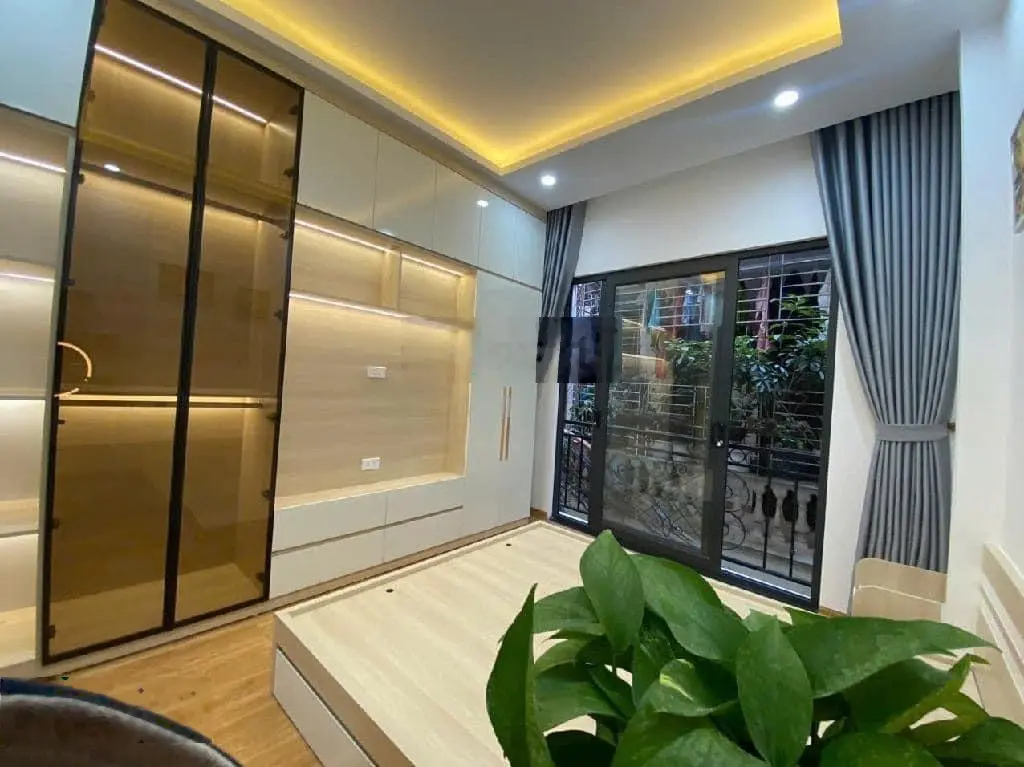 Hiếm! Giáp Ngoại Giao Đoàn, Xuân La - 38m2 - 5 tầng - Gần phố - Ngõ thông - ô tô - KD. Chỉ 6.04 tỷ