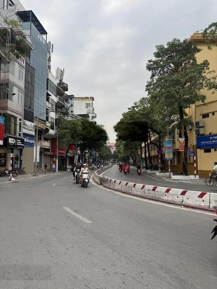Tòa văn phòng Lê Thanh Nghị - ô tô đỗ cửa - 6 tầng 1 hầm - thang máy nhập khẩu - nhỉnh 27 tỷ