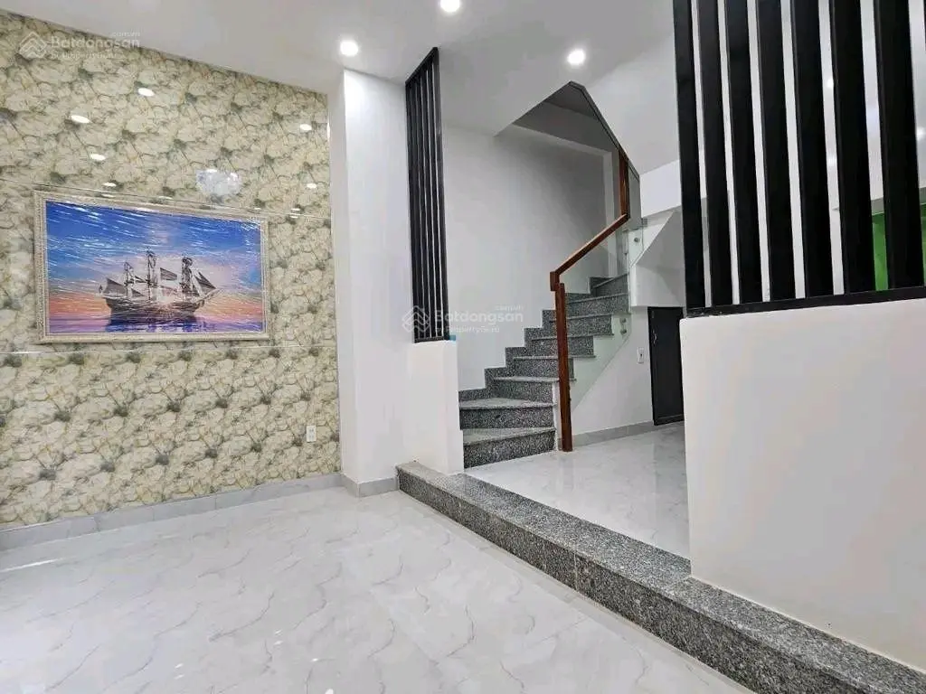 Đổi chổ ở cần bán nhà đường Lên Hồng Phong - P.10 - Q.10 - Giá 3tỷ120/72,9m2 đang cho thuê 20tr/th