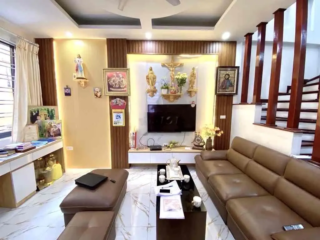 Đường láng 37m2 - ô tô đỗ cửa - kinh doanh - ngõ thông