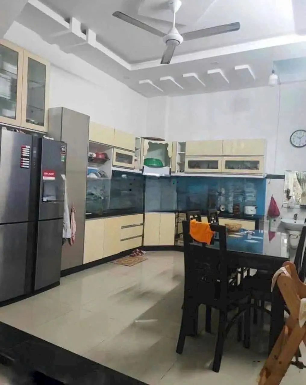 Cần bán gấp nhà giải quyết công việc giá cực rẻ nhà 3 tầng sân thượng chỉ 5,5 tỷ, hoàn công đủ
