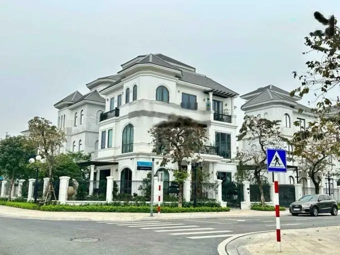 Tôi cần bán căn biệt thự đơn lập Vinhomes Green Villas 235 triệu/1m2 giá thật LH 0923 366 ***