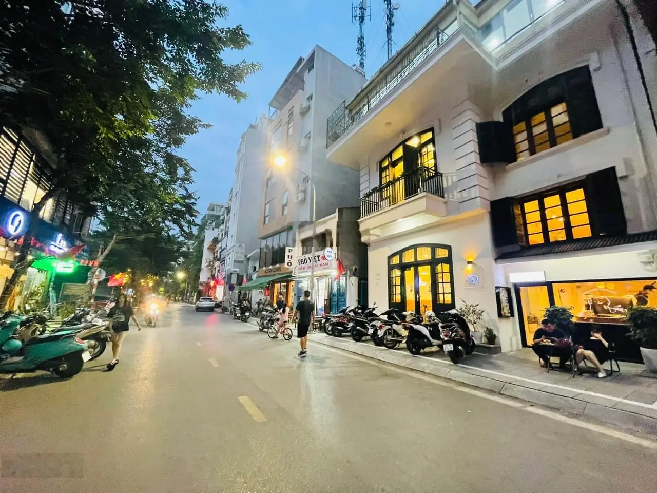 Võng Thị, Tây Hồ, Hà Nội NHÀ PHỐ 115M MẶT TIỀN 6.5M 80 TỶ