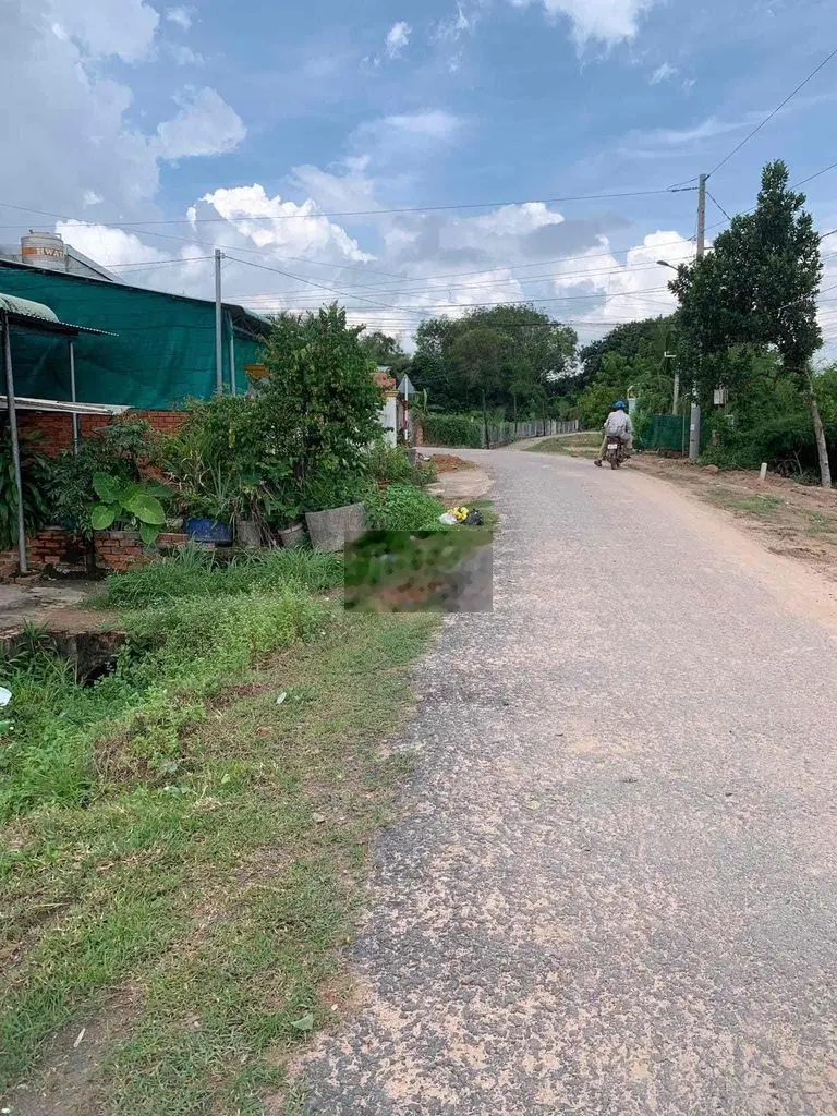 BÁN ĐẤT 200m2 - 320 TR SHR BẾN CHÒ KCN THẠNH ĐỨC GÒ DẦU
