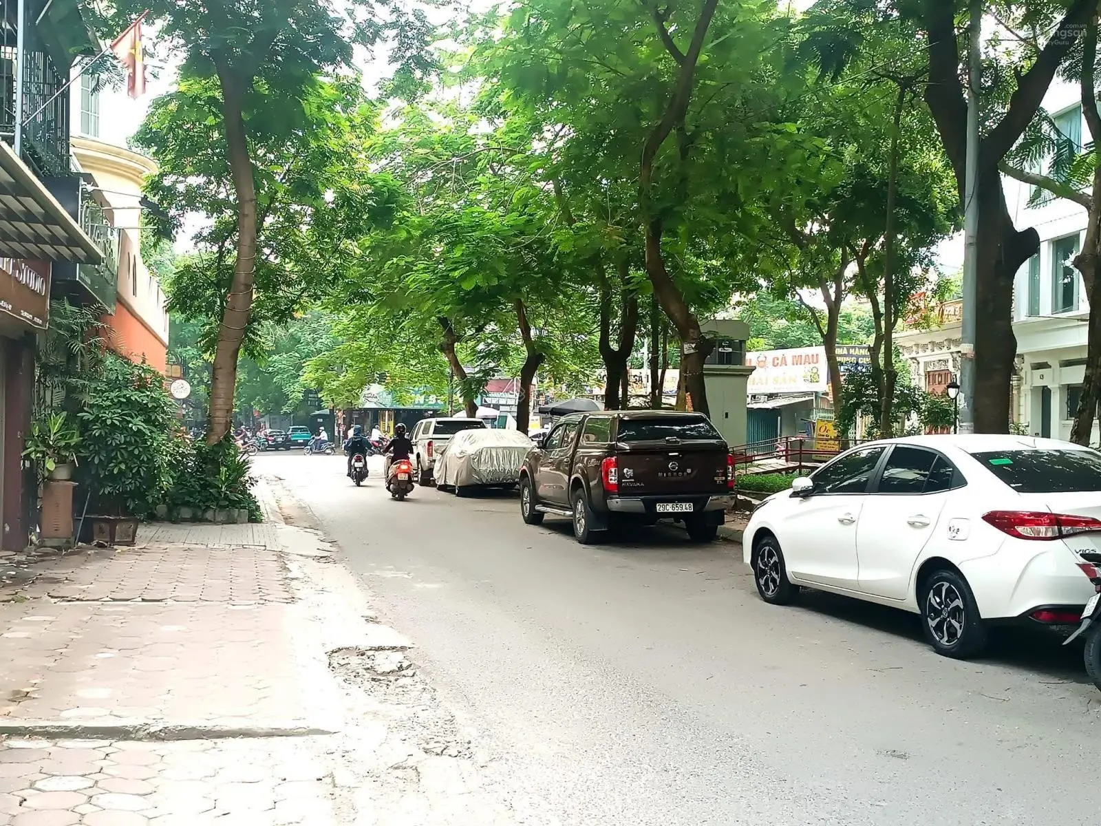 Mặt phố Văn Quán - 6 tầng thang máy - vỉa hè siêu kd giá cực rẻ