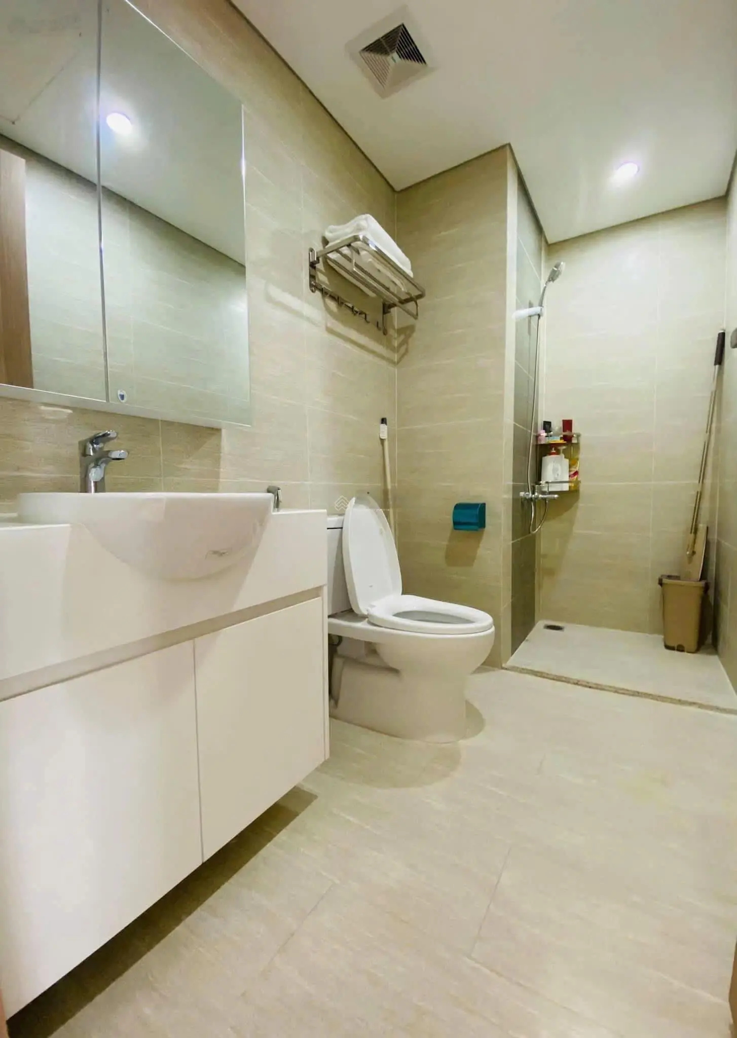 Chính chủ gửi bán căn 1N+ toà S3 VHSMC giá 2.950 bao phí sẵn sổ không vay - Lh: 0972 980 ***