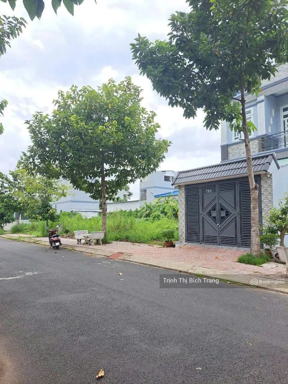 Đất nằm ngay vòng xoay Mỹ Hóa, đường Nguyễn Văn Tư . Sổ hồng riêng. Thổ cư. Giá chỉ 470tr/120m2.