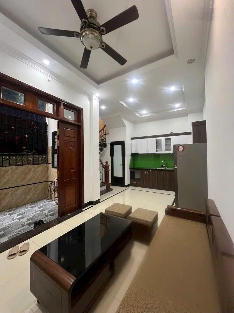Bán nhà long biên - 5 phút sang phố-oto đỗ cổng full nội thất- hạ tầng phát triển đồng bộ- ơ sướng