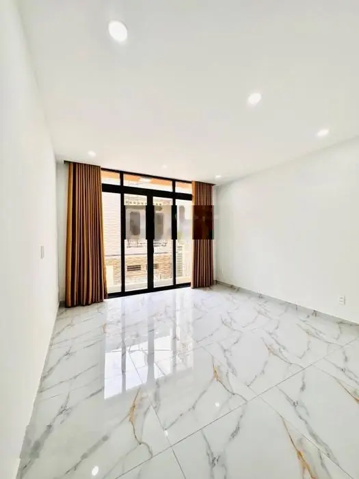 Hàng xóm gửi bán gấp - nhà sổ đẹp - vị trí đẹp - trường sa - pn - dt 61m2(4 x 15)