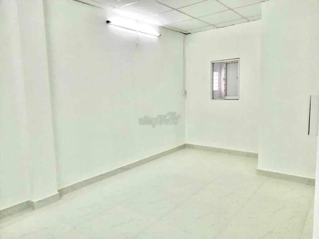 Nhà đẹp ở ngay Lưu Hữu Phước 56m2, ngang đẹp 4m, SHR, hoàn công đủ.