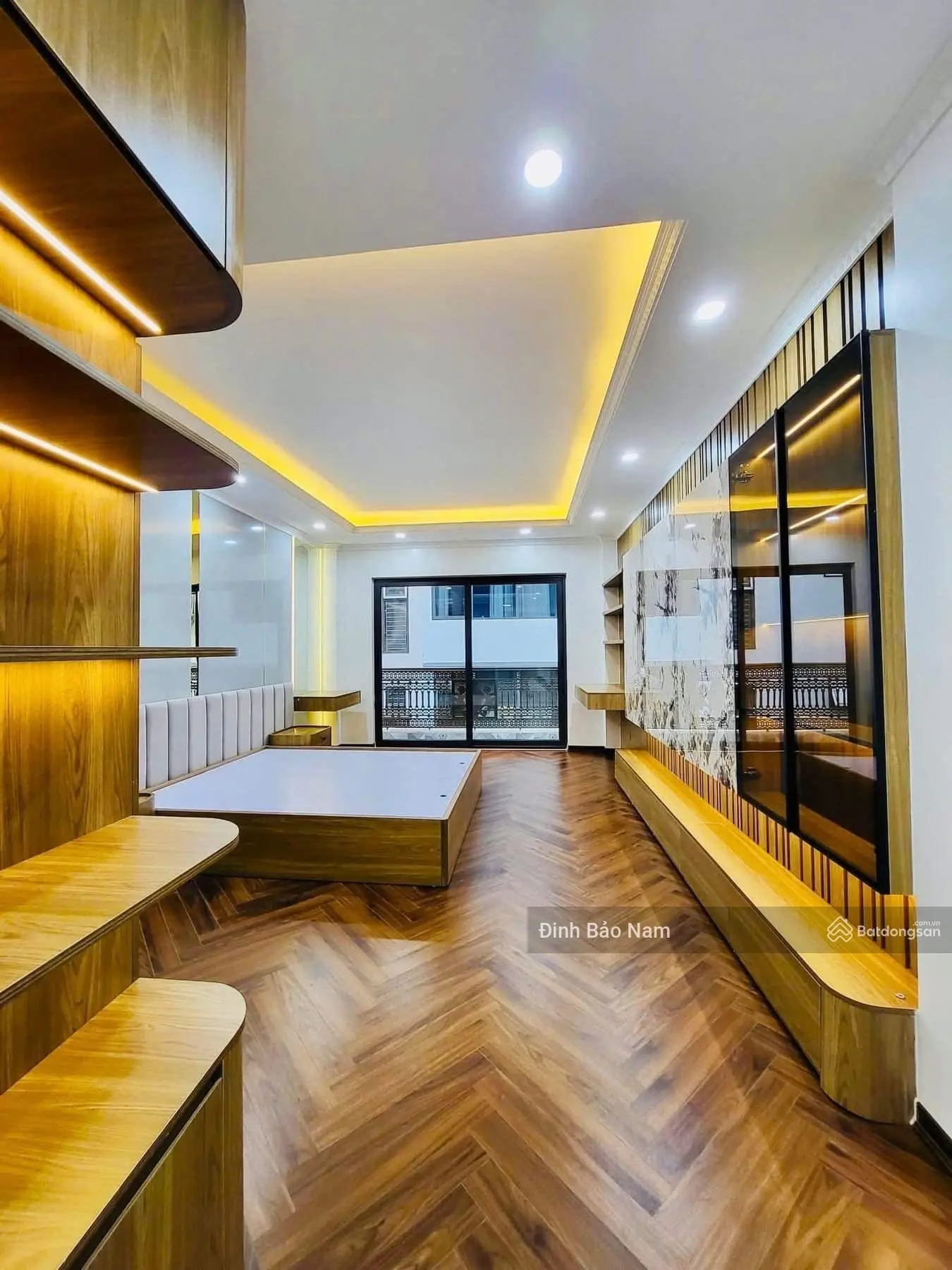 Minh khai 71m 6 tầng thang máy 3 ô tô vào nhà mặt ngõ thông kinh doanh cách 1 nhà ra đường lớn