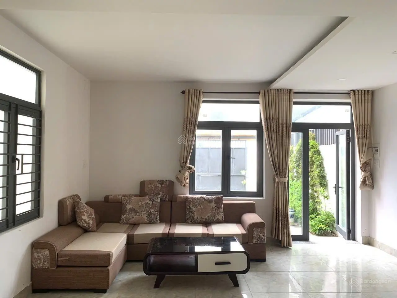 Bán nhà 3 tầng cho thuê 18 tr/tháng gần biển Mỹ Khê trung tâm Sơn Trà Đà Nẵng mặt tiền Nguyễn Đình