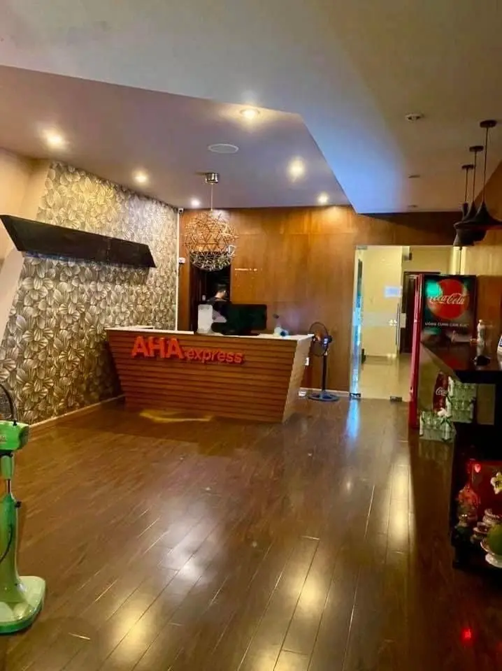 Độc quyền! Nhà MT Lê Hồng Phong, Q10. Đang KD cho thuê 80tr/tháng - Giá 5 tỷ 3 / 90m2. Sổ chính chủ