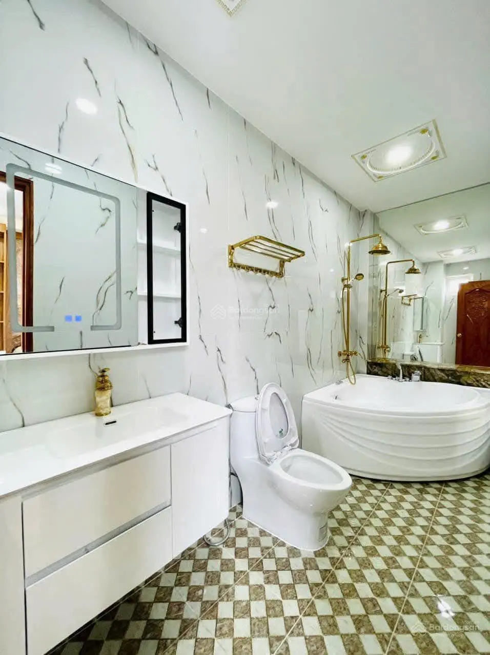 Cần bán gấp căn biệt thự 3 lầu siêu đẹp gần công viên nguyễn sỹ sách chỉ 10.5 tỷ