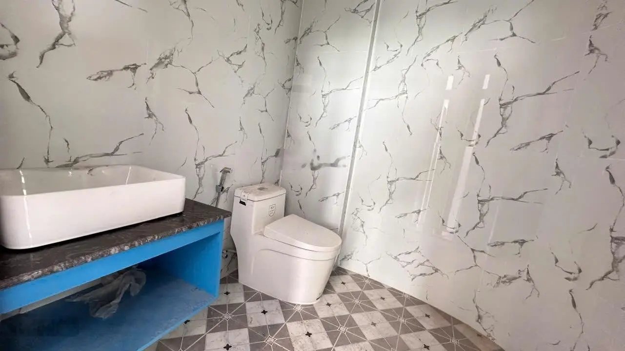 Cần bán nhà căn góc đường Dương Vân Nga - Vĩnh Hải - DT 53,5m2 - Nhà mới xây, full nội thất.