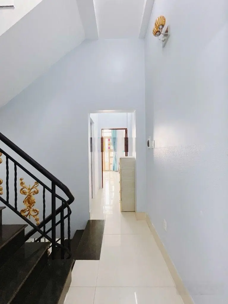Xe hơi đậu trong nhà 4 tầng btct 60m2- 4,4*14- huỳnh tấn phát q7- chỉ nhĩnh 6 tỉ còn