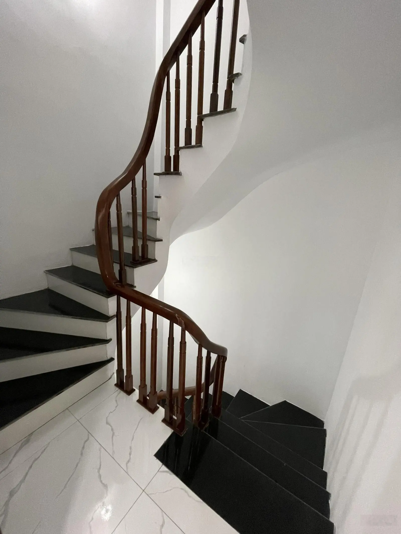 Bán nhà 5 tầng 2 mặt thoáng oto đỗ cửa tại Xã An Thượng, Hoài Đức, 3,1 tỷ, 30m2,