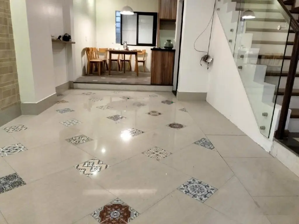 Bán Nhà Âu Cơ 46m 5 tầng 4.6m mật tiền, Dân xây chắc chắn thiết kế đẹp chỉ 9.5 tỷ