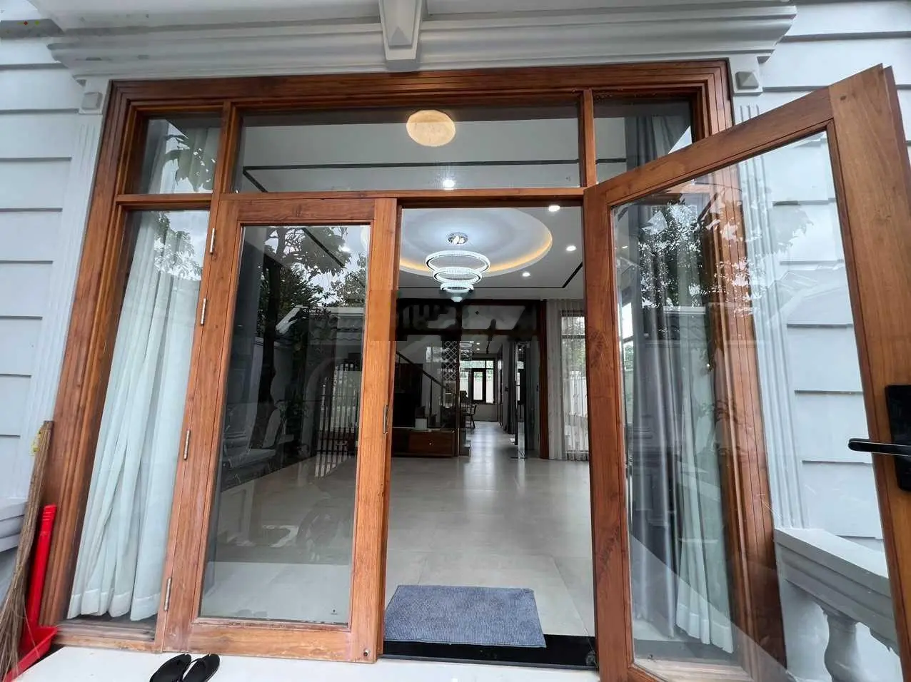 Biệt thự song lập 8x22m 176m2, một trệt 2 lầu, ST hướng Đông Nam, đối diện công viên đẹp 21,5 tỷ