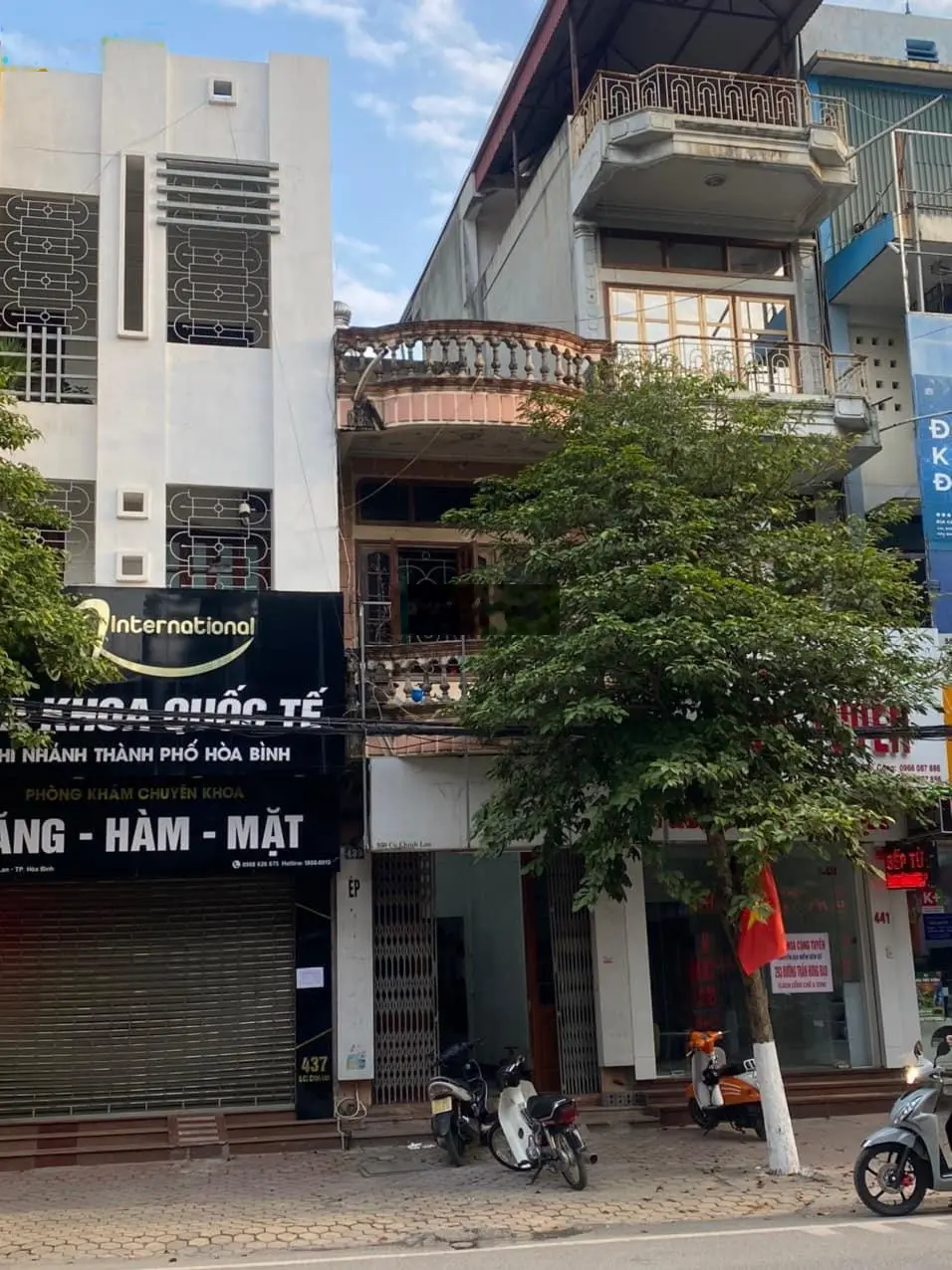 Bán gấp nhà mặt phố Cù Chính Lan, thành phố Hoà Bình, DT 62m2, giá 6.7 tỷ