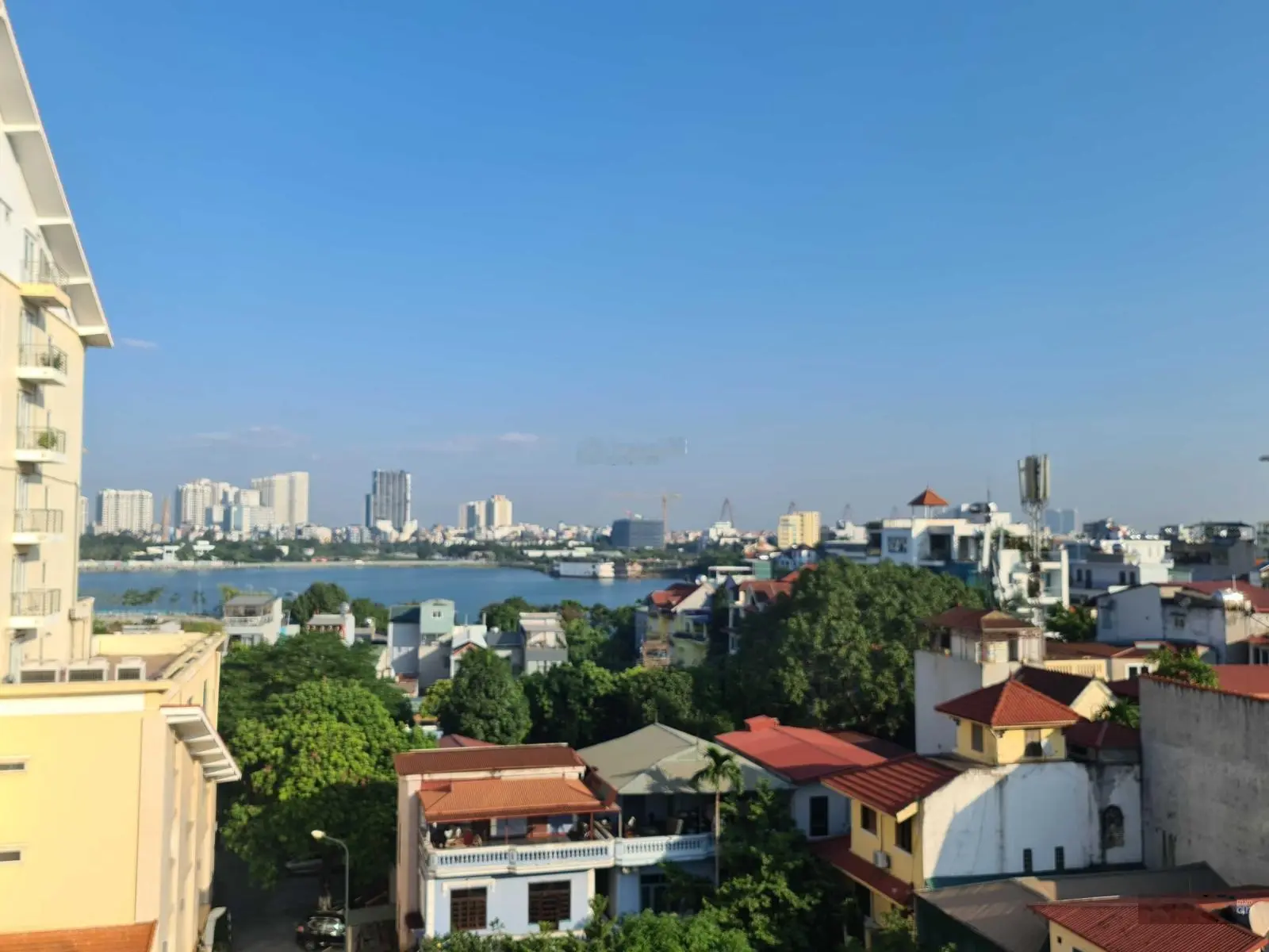 Bán tòa nhà căn hộ dịch vụ tại ngõ 67 Tô Ngọc Vân, Tây Hồ, Hà Nội