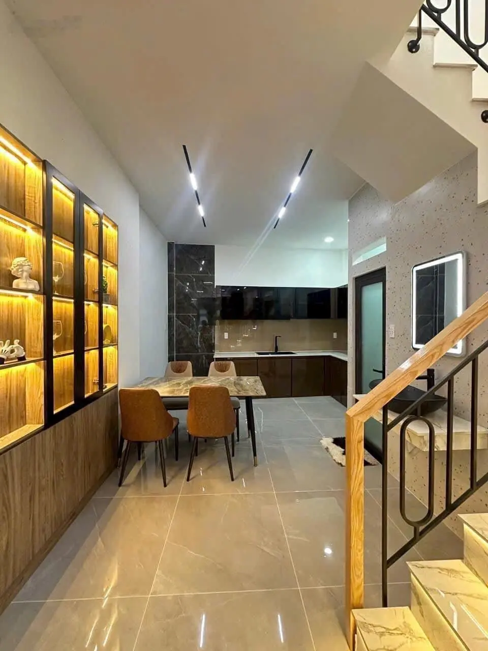 Ép giá bán gấp 42m2(4x10,5) 3,6tỷỷ 2lầu2PN Huỳnh Tịnh Của Q.3 Hẻm 2 oto,SHR - GỌI NGAY Ngọc Thơ