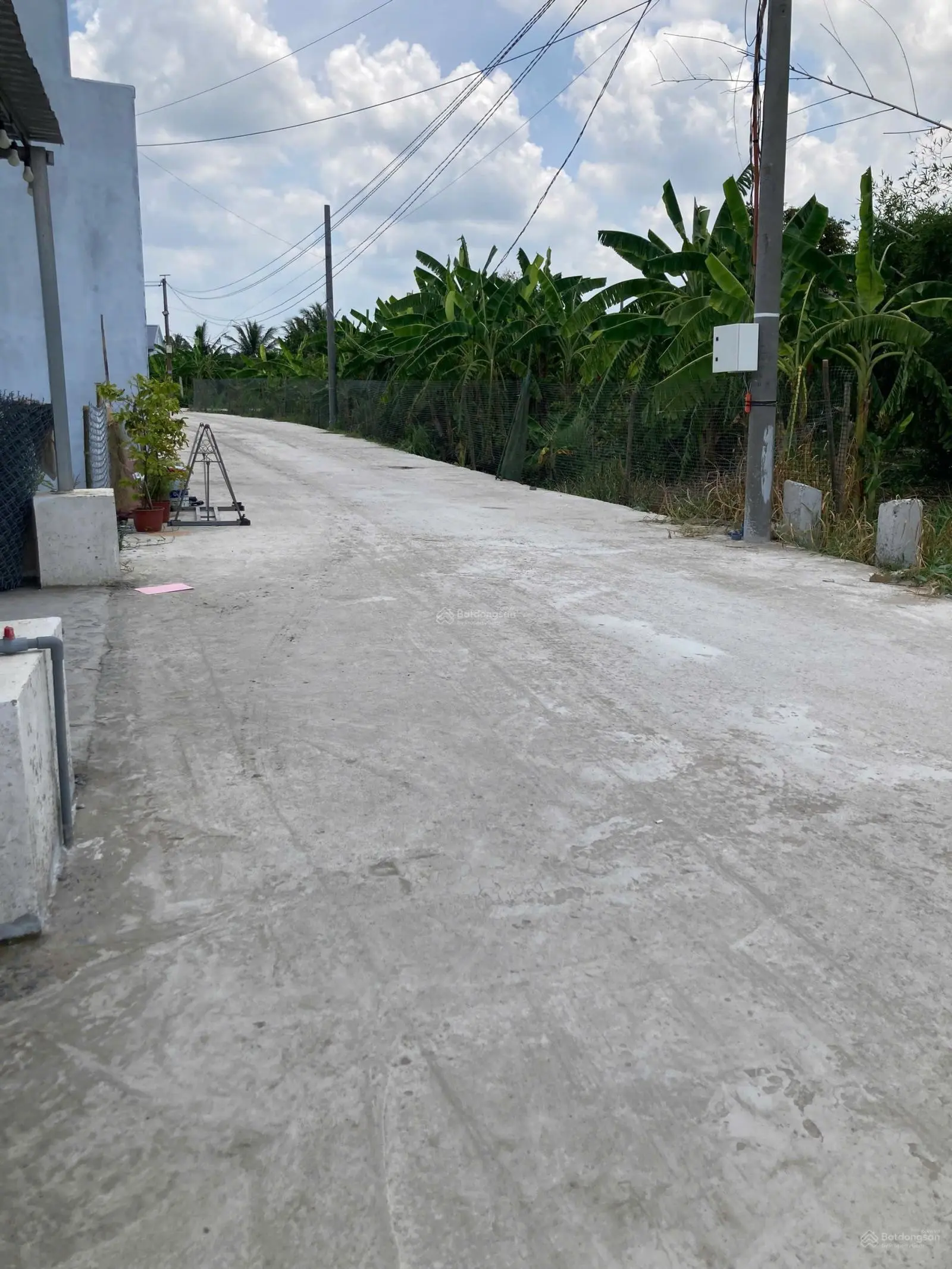 Bán lô đât (100m2)- 1tỷ550tr, full thổ cư, mặt tiền nhựa - 1ty550tr. gần chợ phước vân - long an