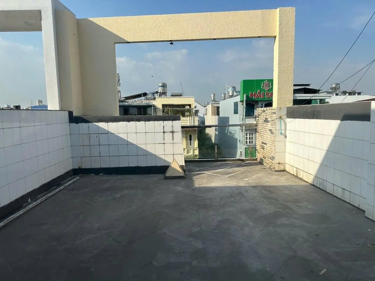Chính chủ gửi bán căn nhà 3 lầu đường đôi 20m khu dự án mười mẫu p.b.tr. Đông Q2. Tp thủ Đức.