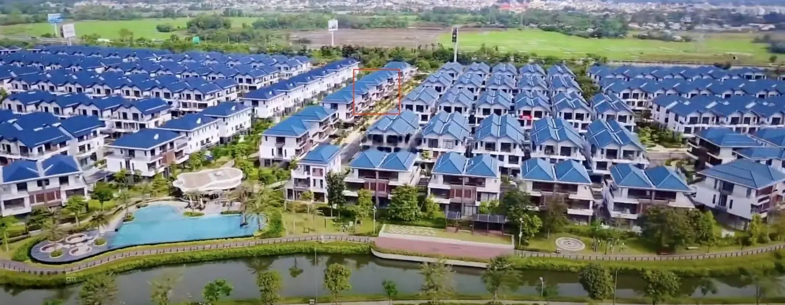 Biệt Thự Long Thành Lỗ, Bán Villa 170m dưới giá Hợp Đồng, Nhà Thô, trong khu Compound ID Junction