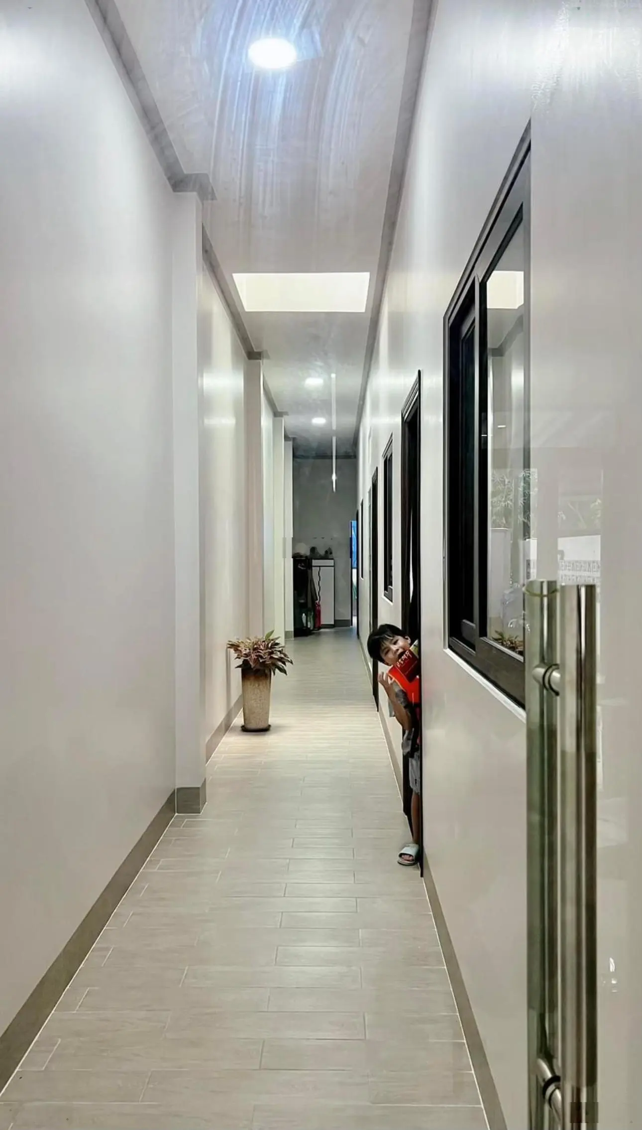 Chính chủ cần bán nhà 3 phòng ngủ, xây dựng kiên cố, thiết kế hiện đại, nội thất cao cấp