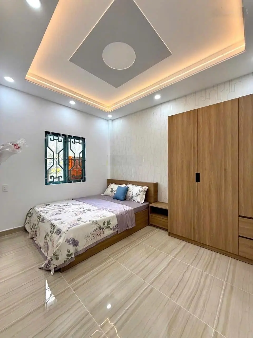 Gần THPT Đào Duy Anh bán nhà Trường Sa, Q3, 60m2 SHR hẻm 4m thiện chí giảm mạnh