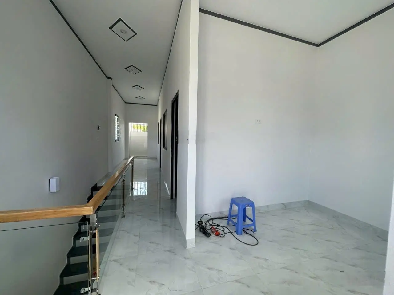 Nhà mới hoàn thiện, sổ riêng thổ cư một trệt 1 lầu. Giá rẻ cần bán gấp